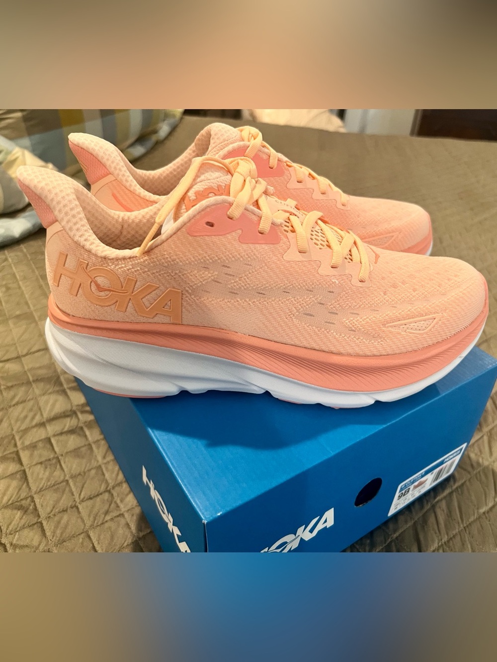 Hoka W Clifton size 9 Women's Running Shoes - Peach NWT in box